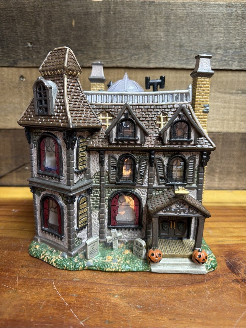 Lemax Spooky Town Halloween Alford Mansion Illuminated Haunted House-flaws